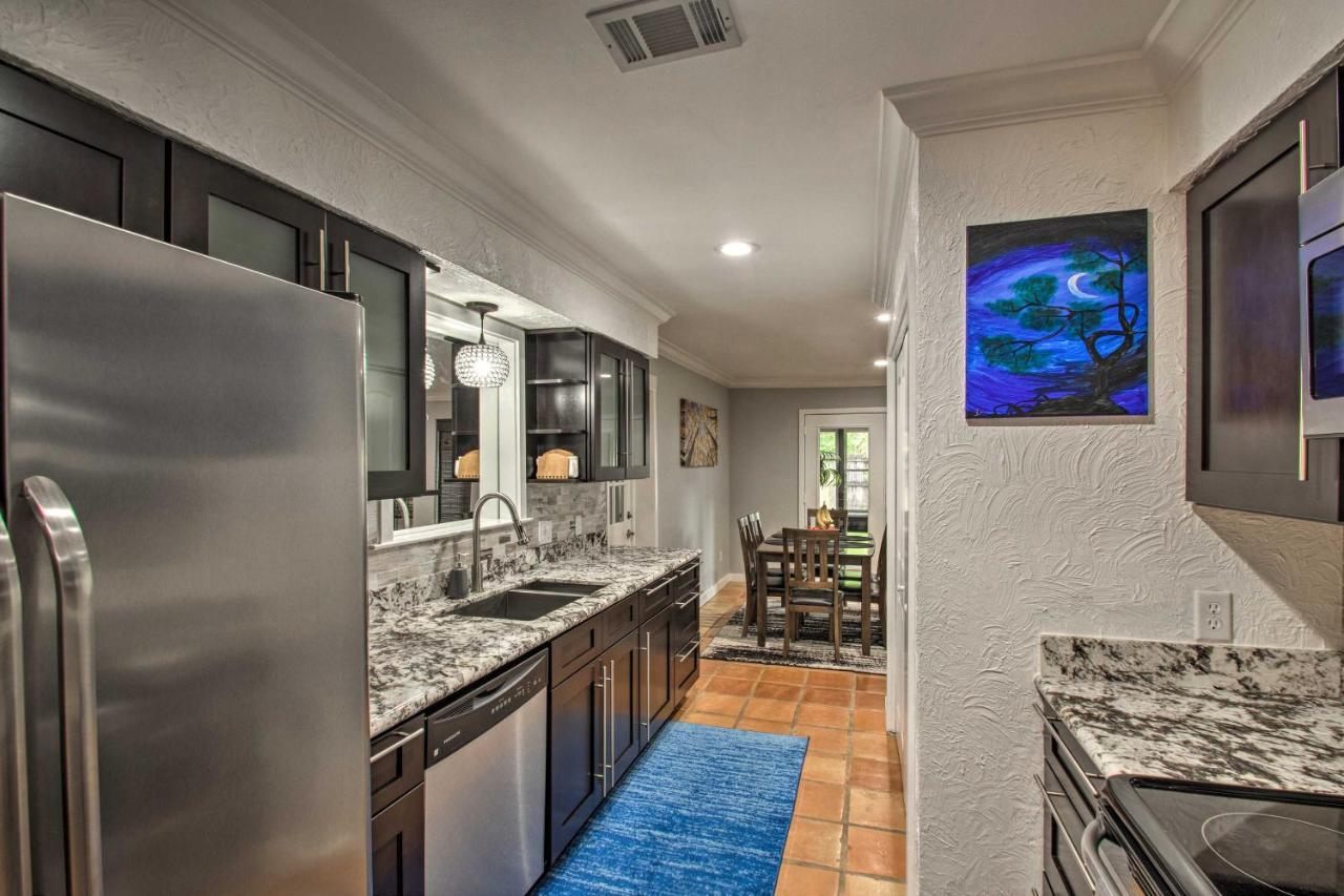 2-Story Pensacola Home With Game Room And Private Yard ภายนอก รูปภาพ