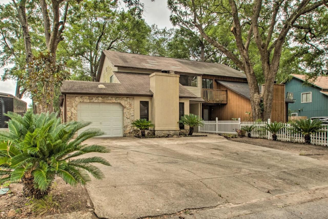 2-Story Pensacola Home With Game Room And Private Yard ภายนอก รูปภาพ